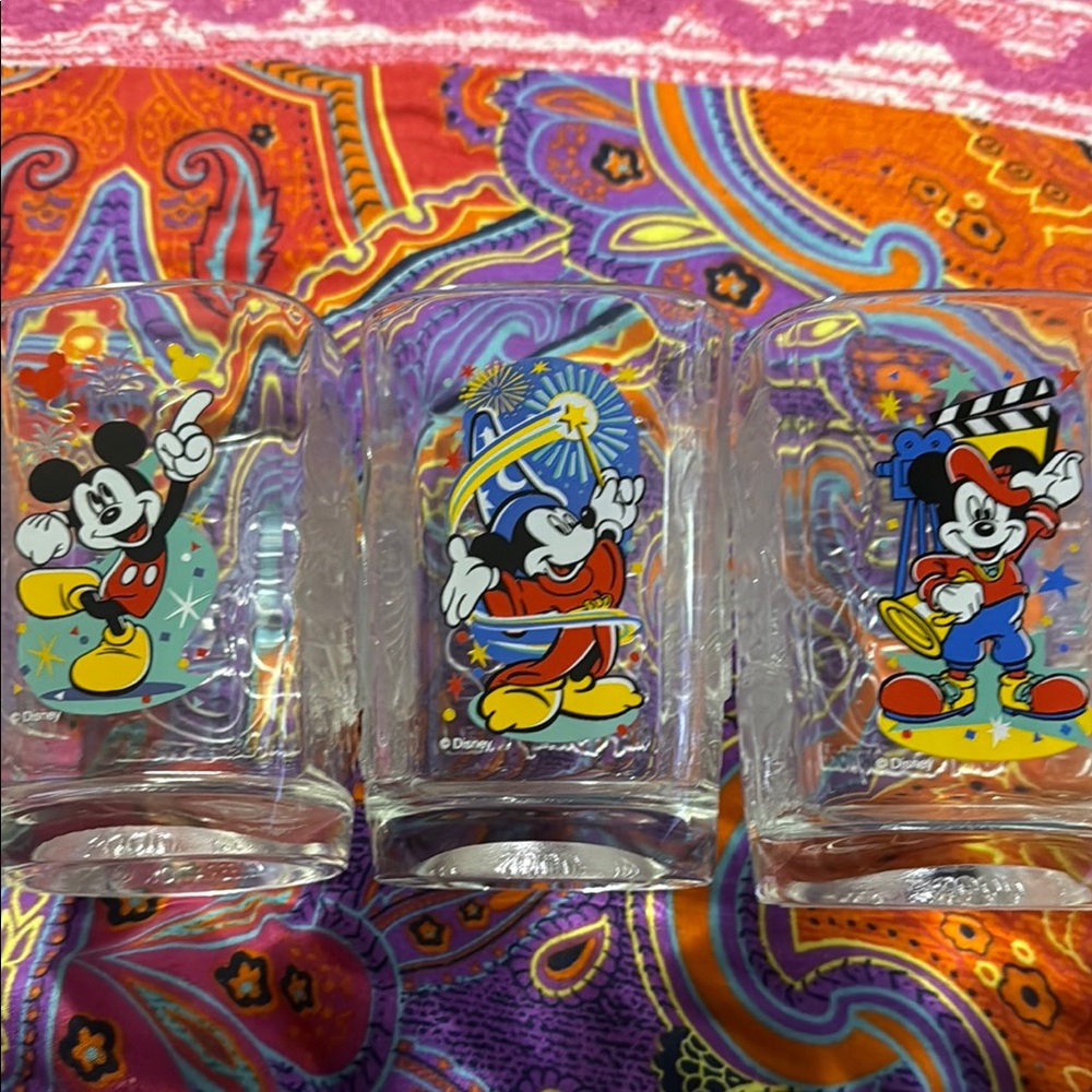Disney Mickey Mouse Colorful Glass Set